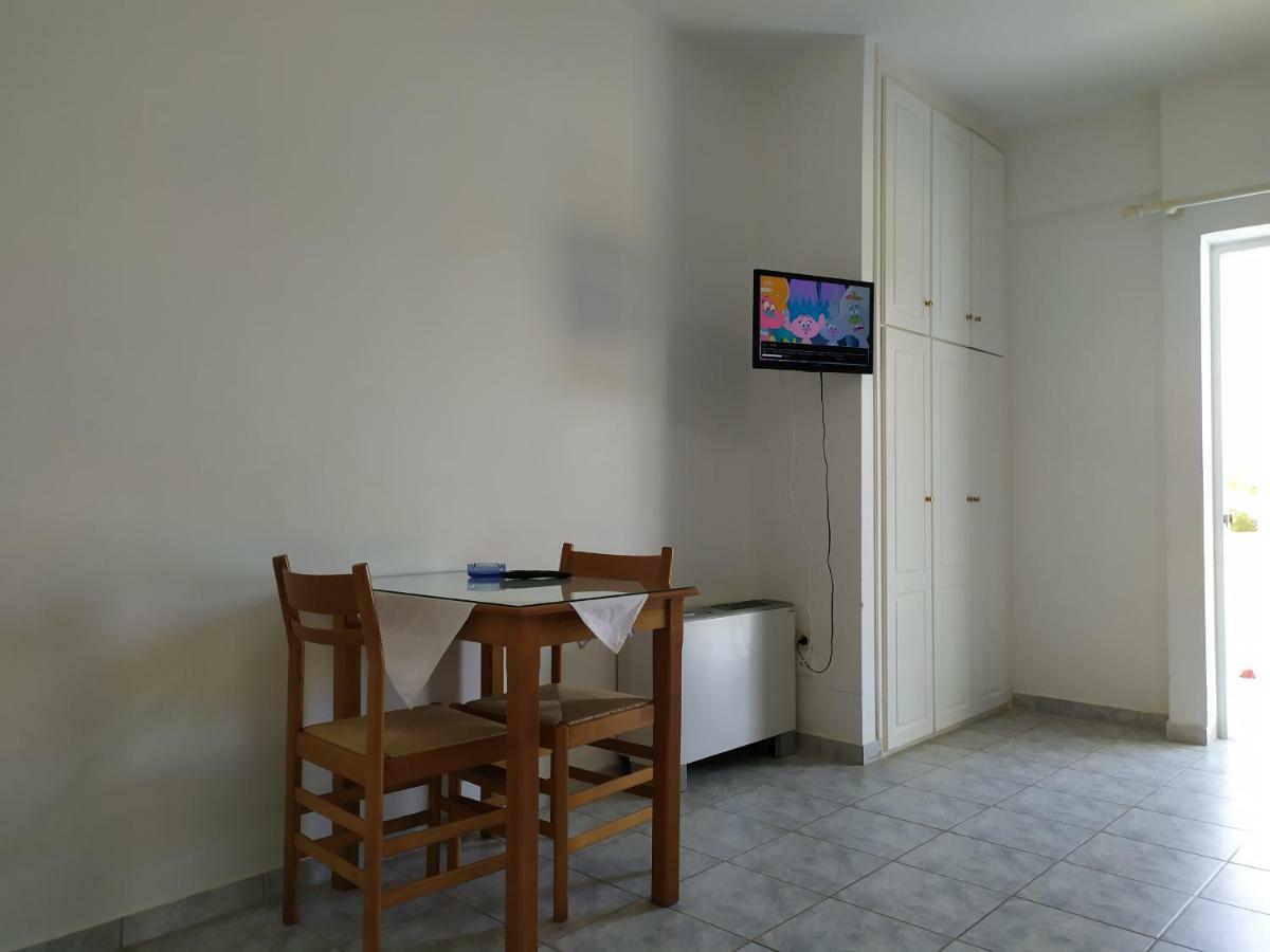 Makinia Beach Nafpaktos Eksteriør billede